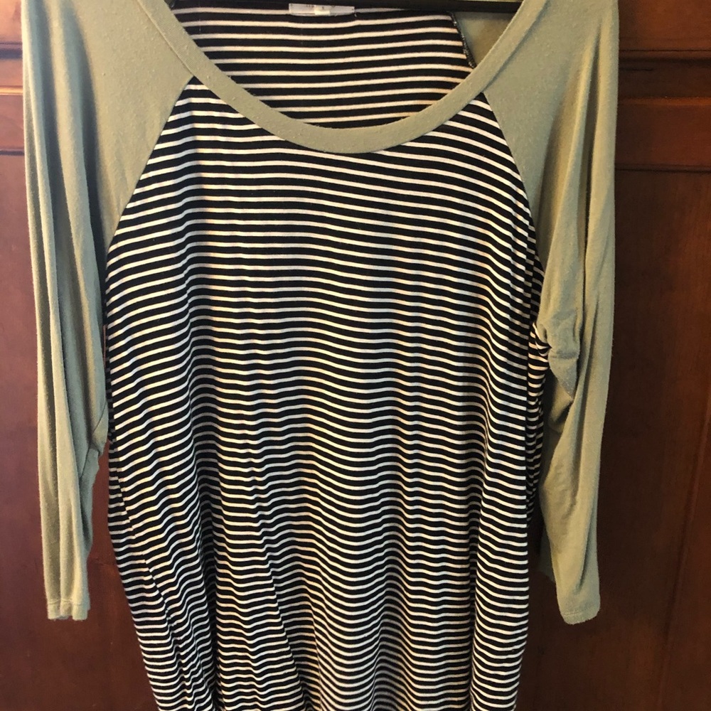 Long sleeved jegging top
